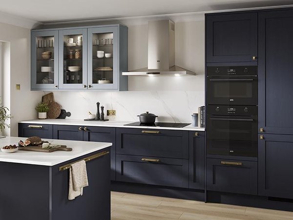 Traditional kitchen installation, Gosport Kitchens